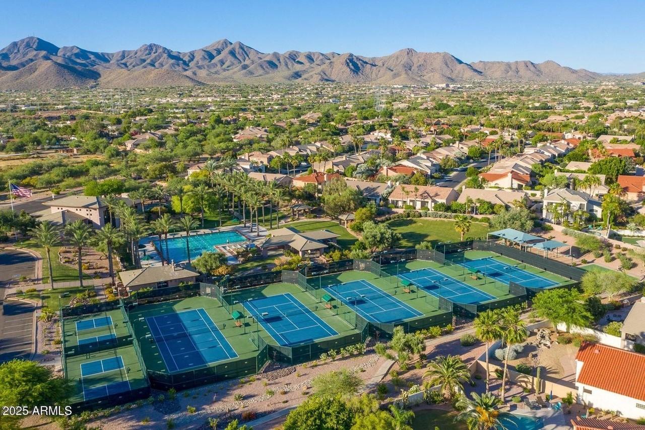 9735 N 118th Way - Photo 4 of 30