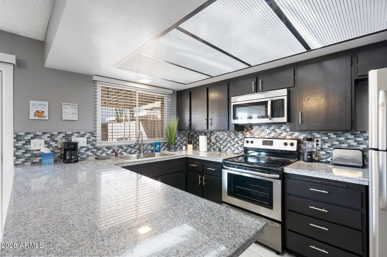 6921 E Osborn Rd Unit D #D - Photo 6 of 14