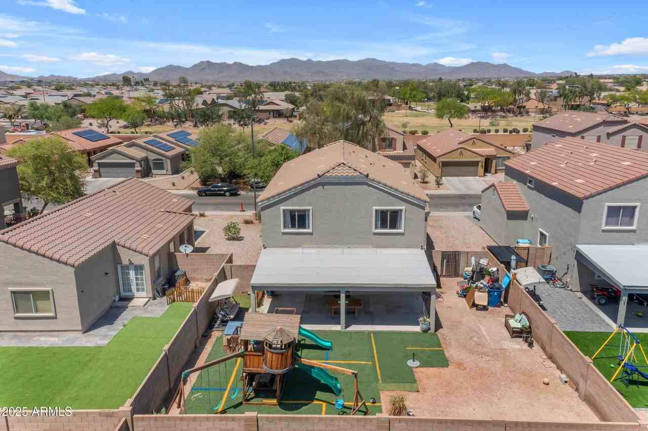 23693 West Grove Street - Photo 4 of 50