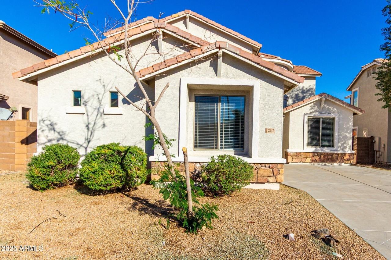 3047 S 257th Ave - Photo 2 of 43