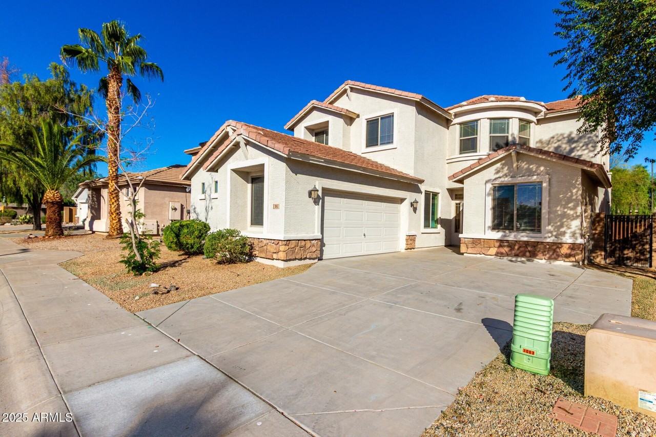 3047 S 257th Ave - Photo 3 of 43