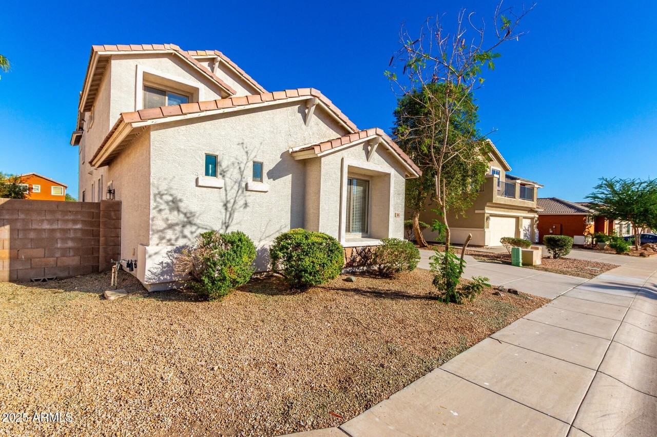 3047 S 257th Ave - Photo 5 of 43