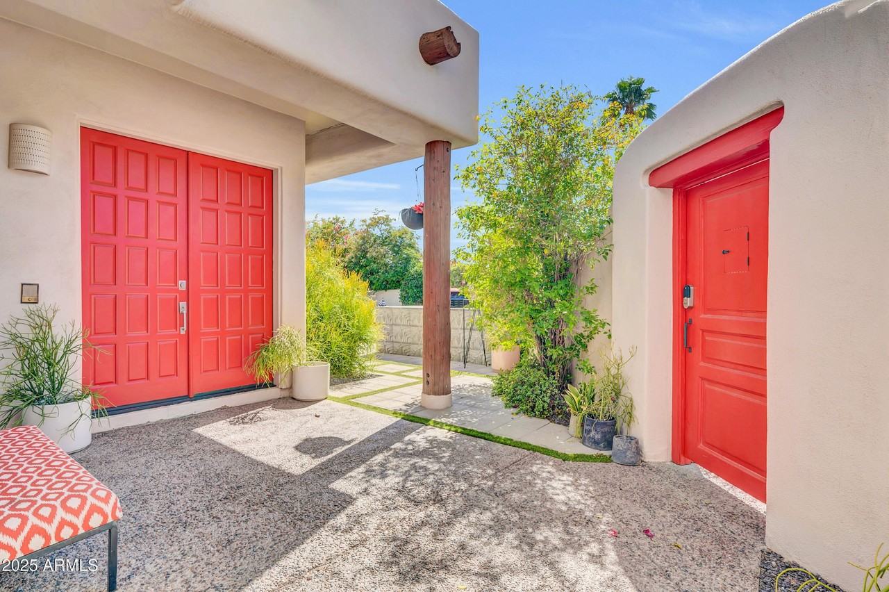 6139 N 31st Ct - Photo 5 of 39