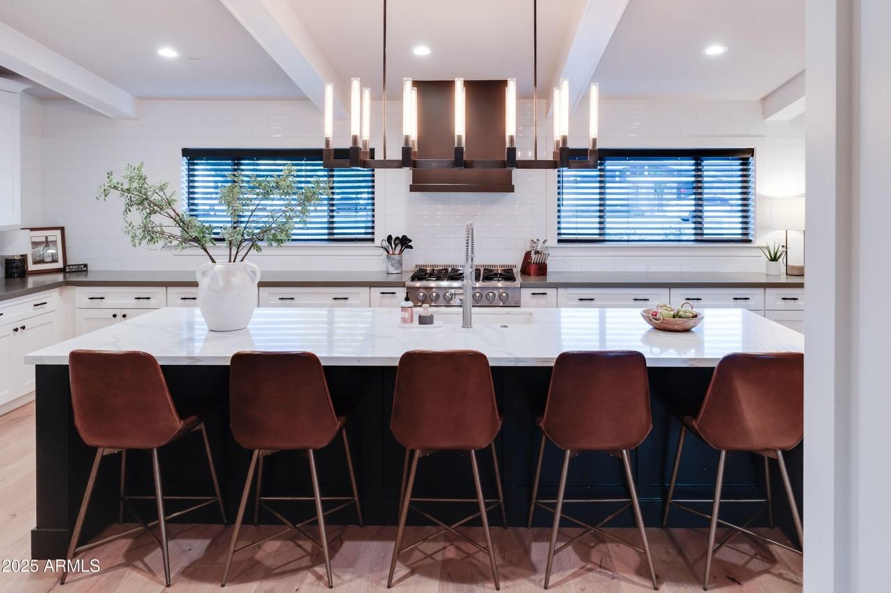 243 West Harmont Drive - Photo 5 of 30