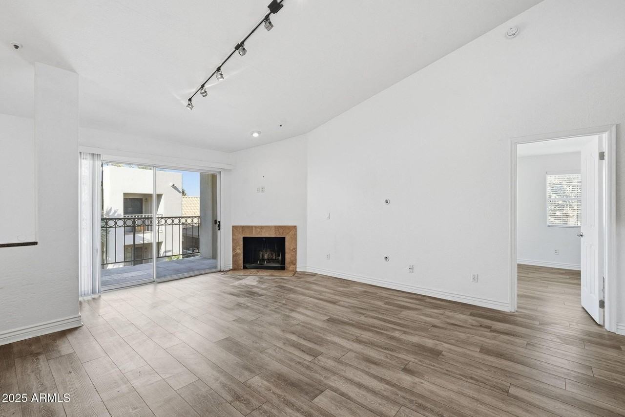 14145 N 92nd St Unit 2028 #2028 - Photo 3 of 24