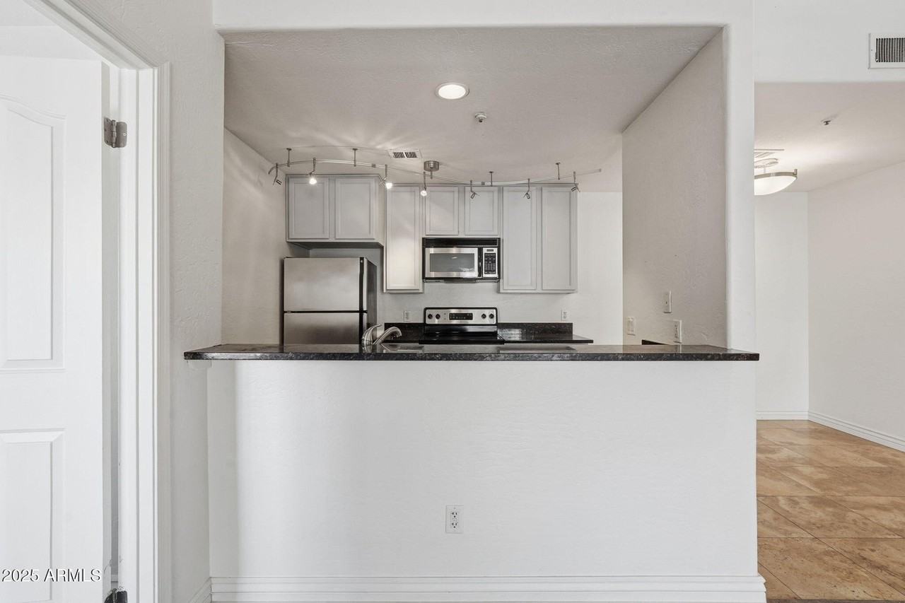 14145 N 92nd St Unit 2028 #2028 - Photo 7 of 24