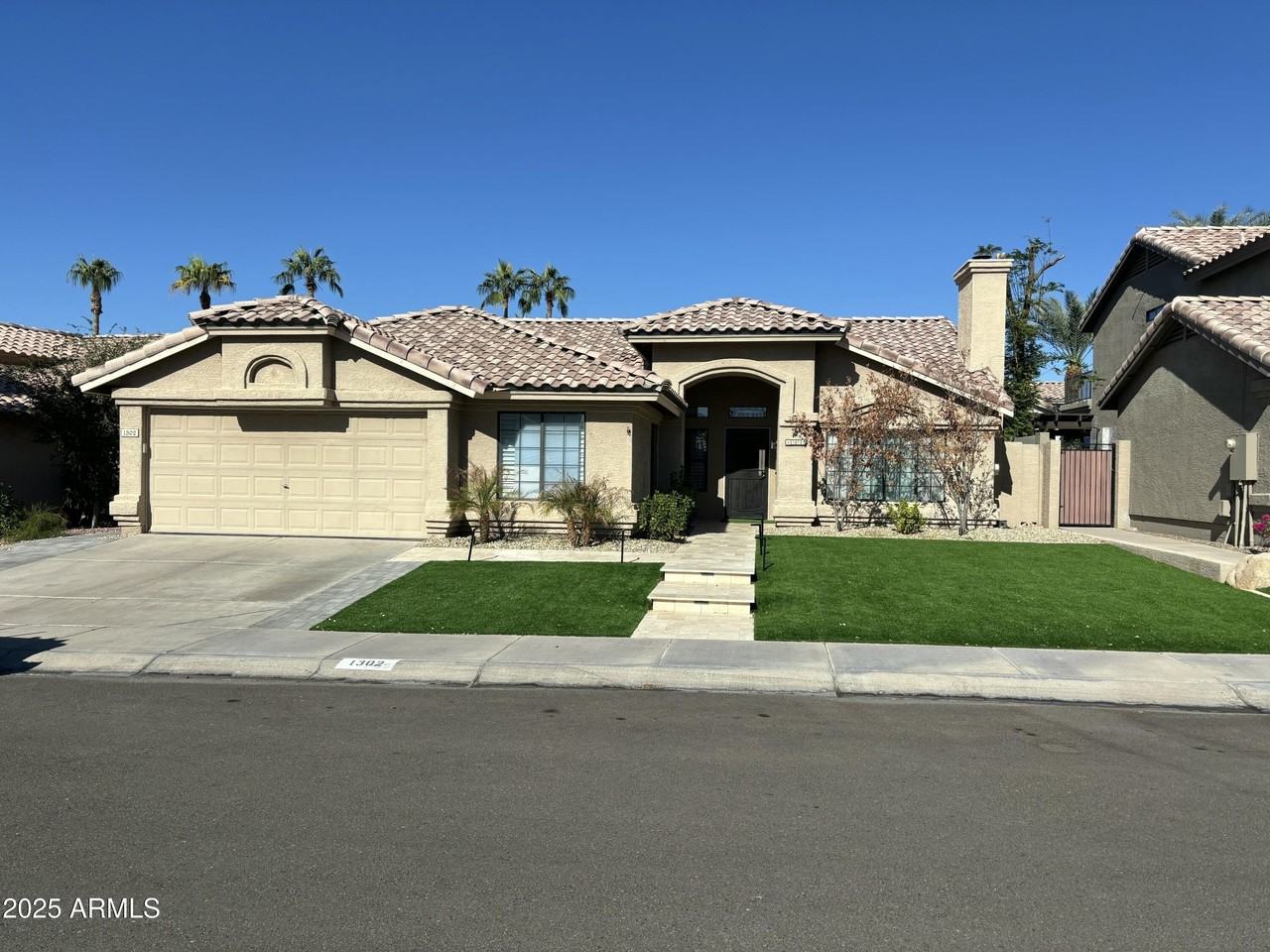 1302 West Honeysuckle Lane