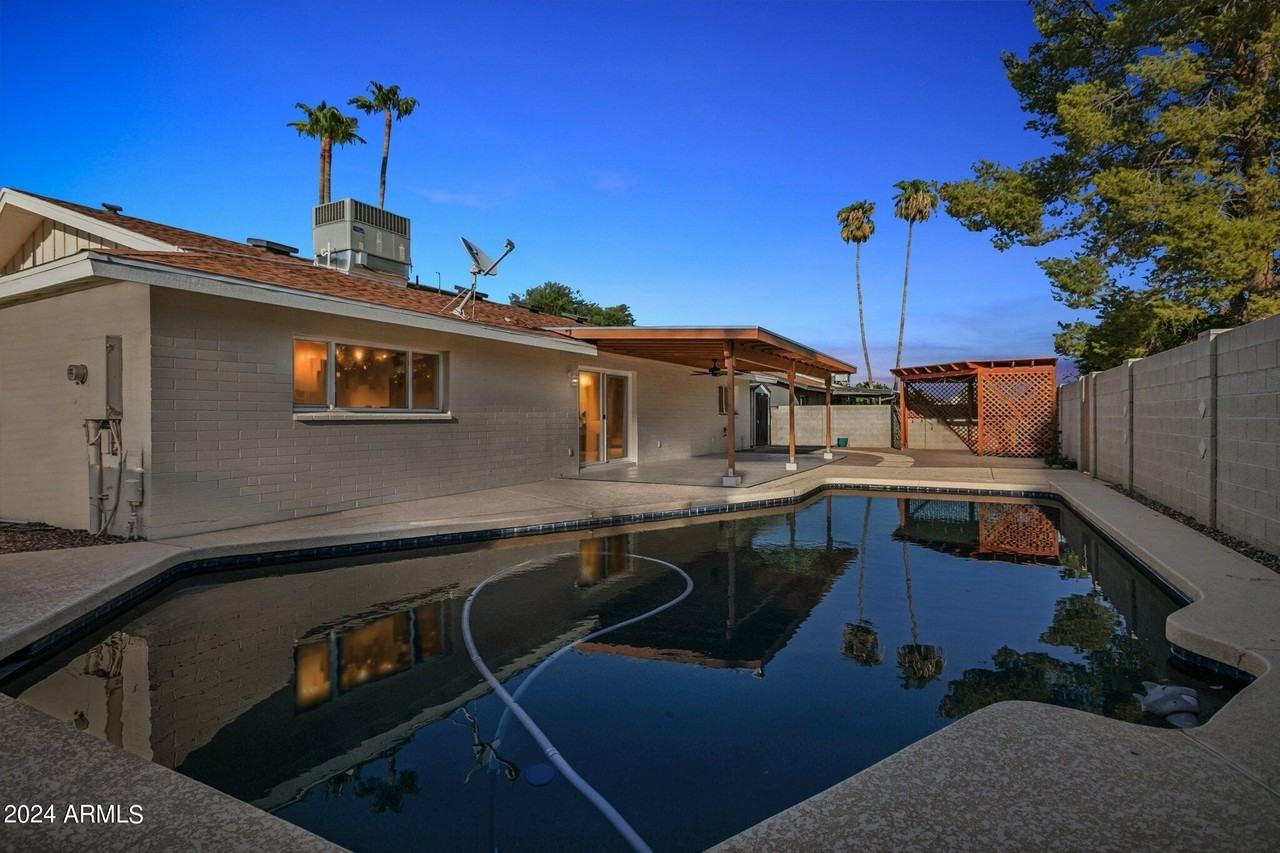 8719 East Columbus Avenue - Photo 2 of 36