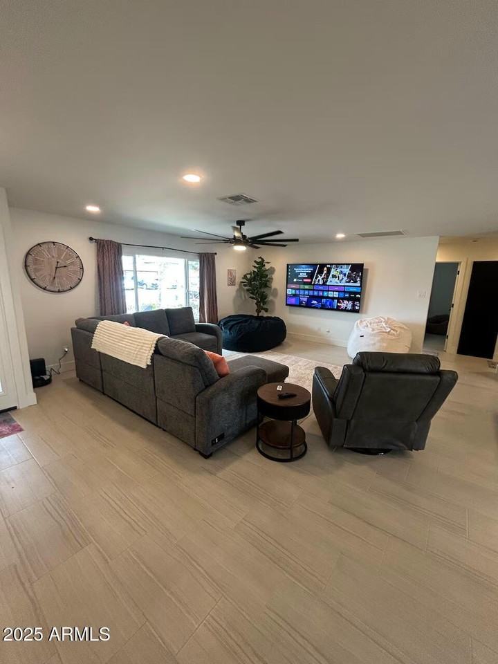 8719 East Columbus Avenue - Photo 5 of 36