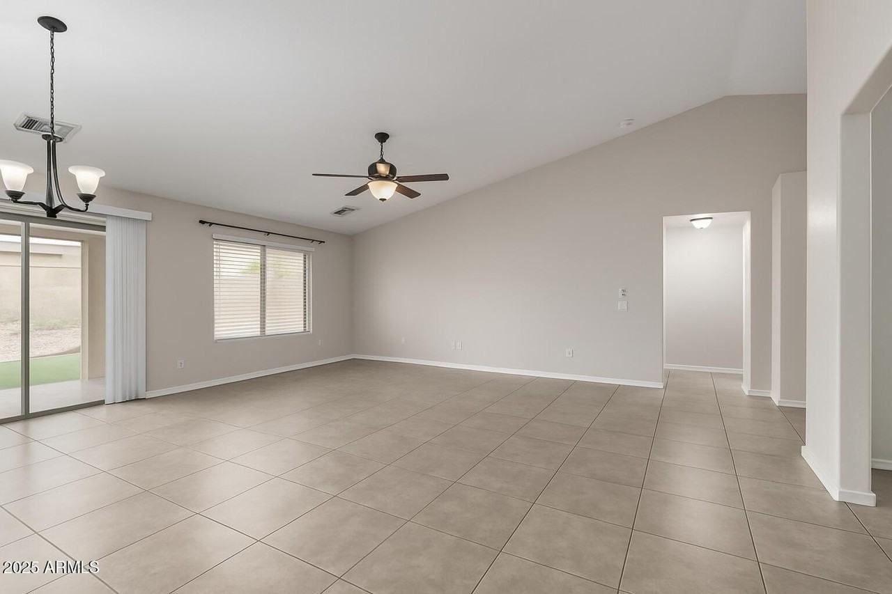 22982 W Pima St - Photo 5 of 29