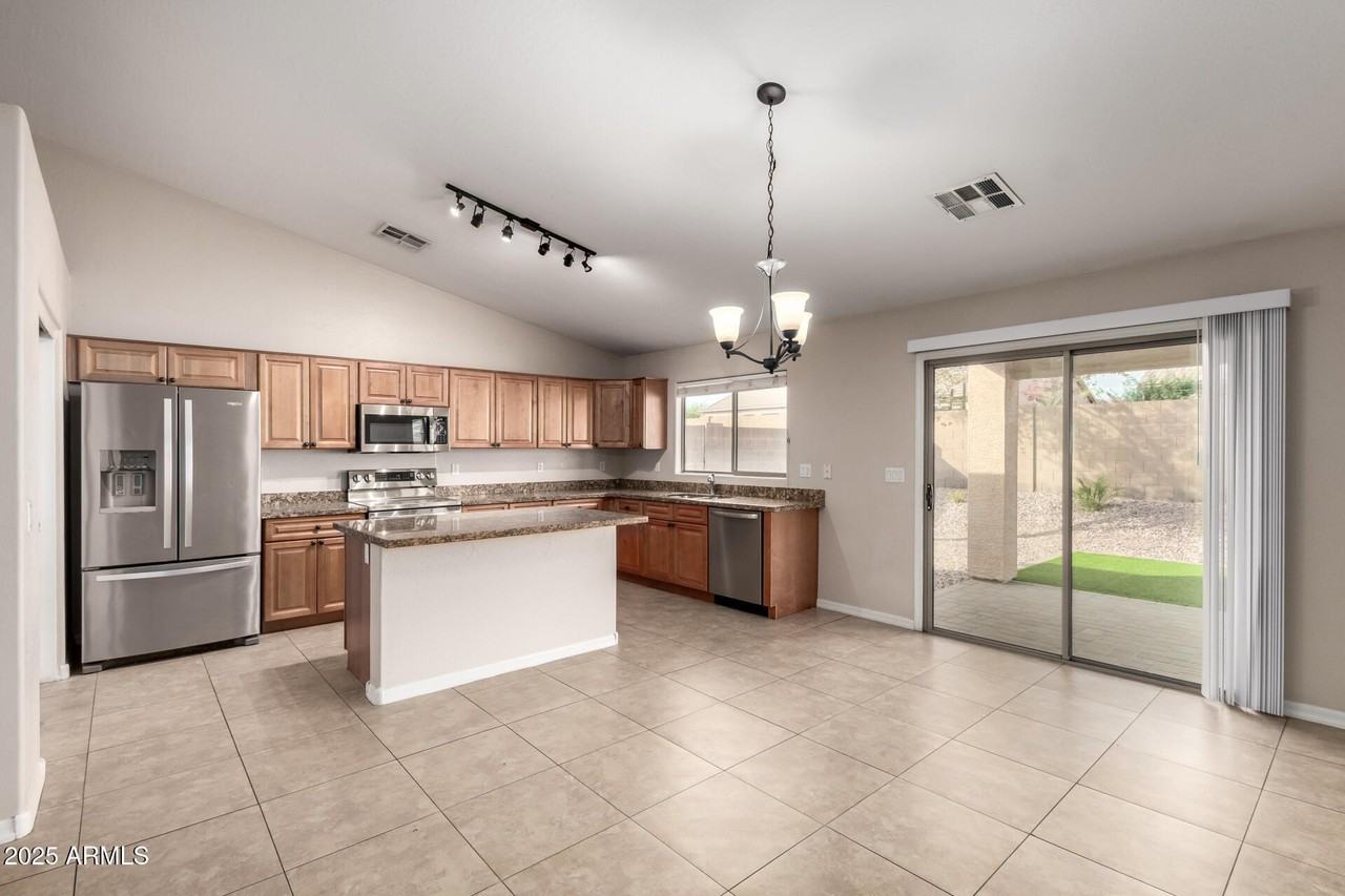 22982 W Pima St - Photo 7 of 29