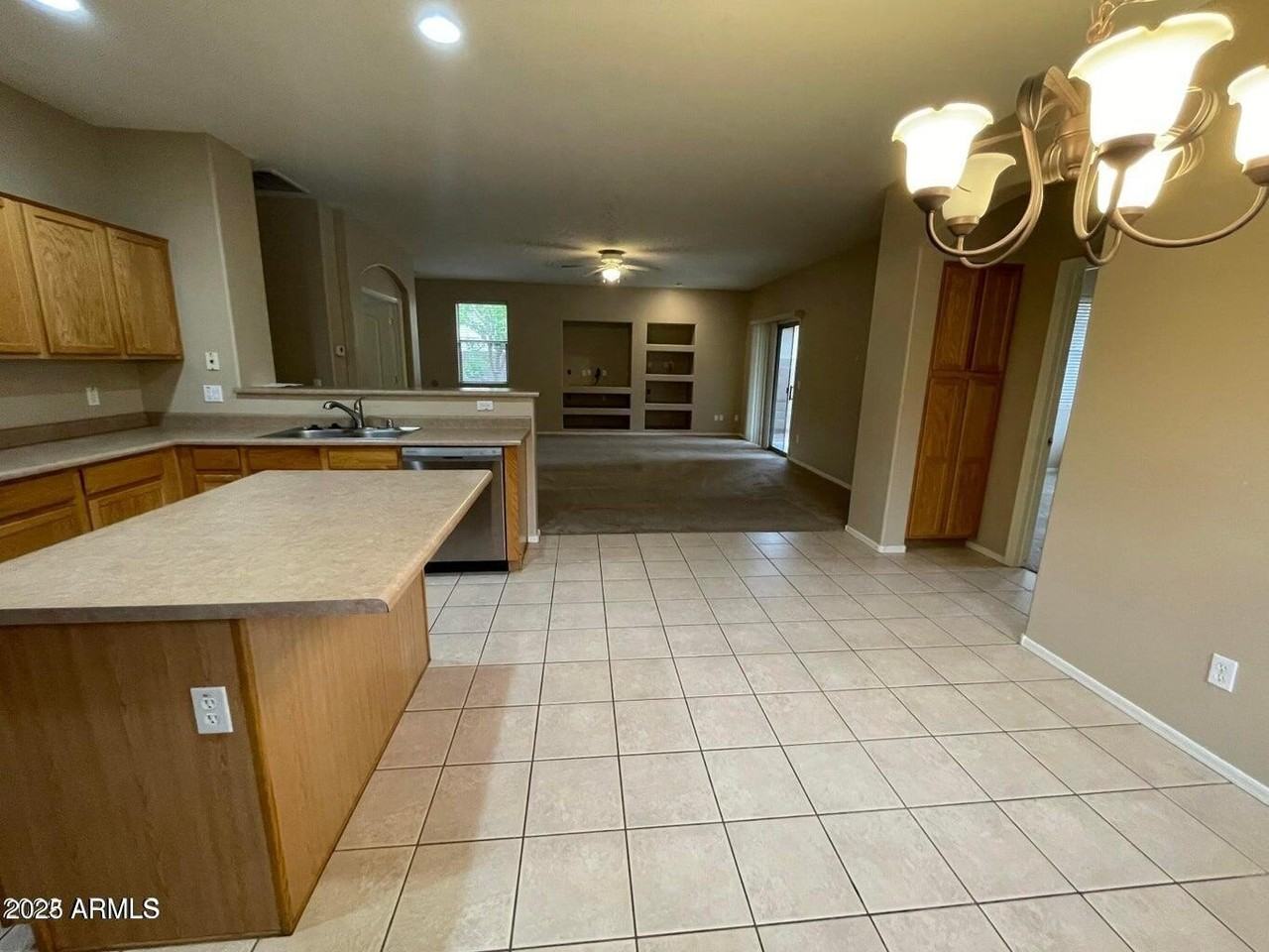 12604 West Bird Lane - Photo 7 of 22