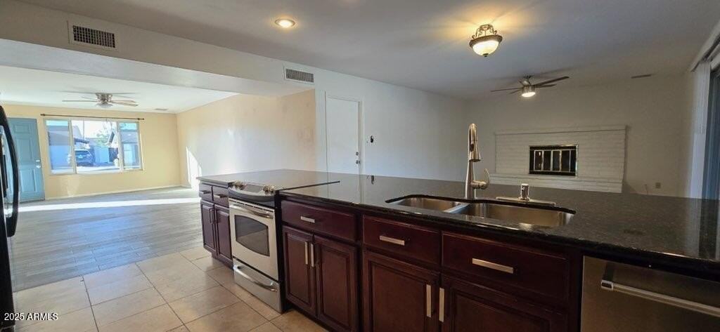 2132 East Oxford Drive - Photo 5 of 24