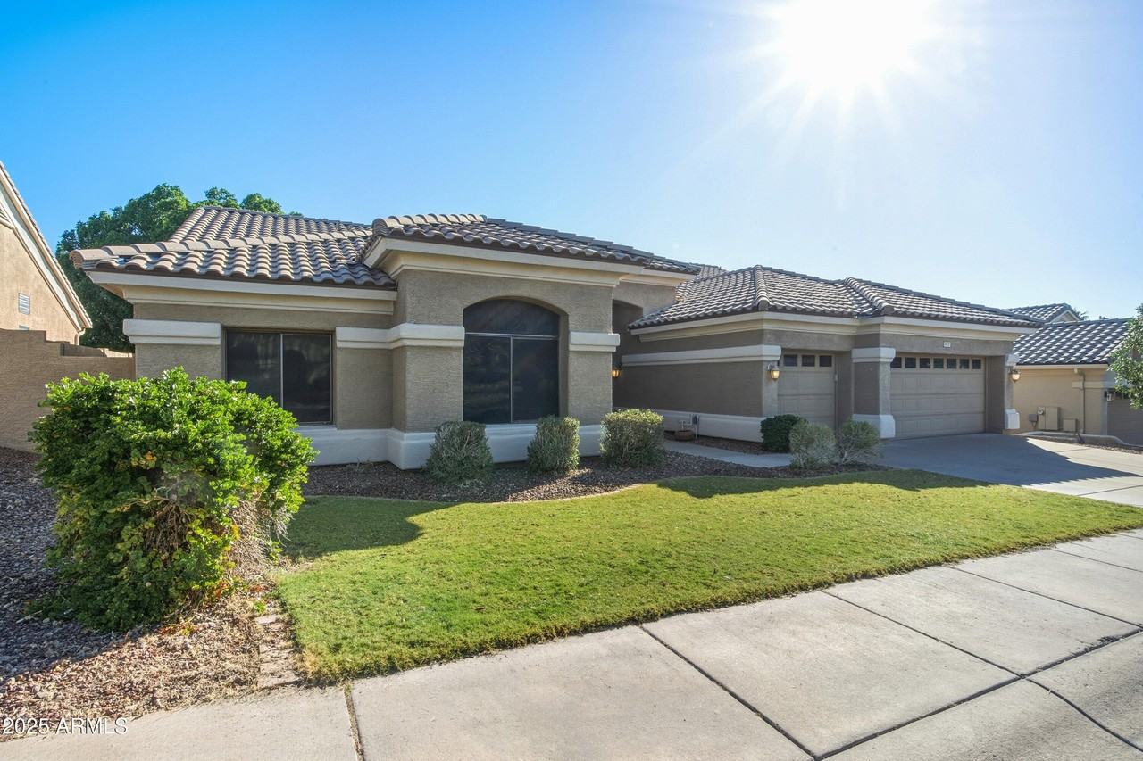 14241 N 14th St - Photo 2 of 31