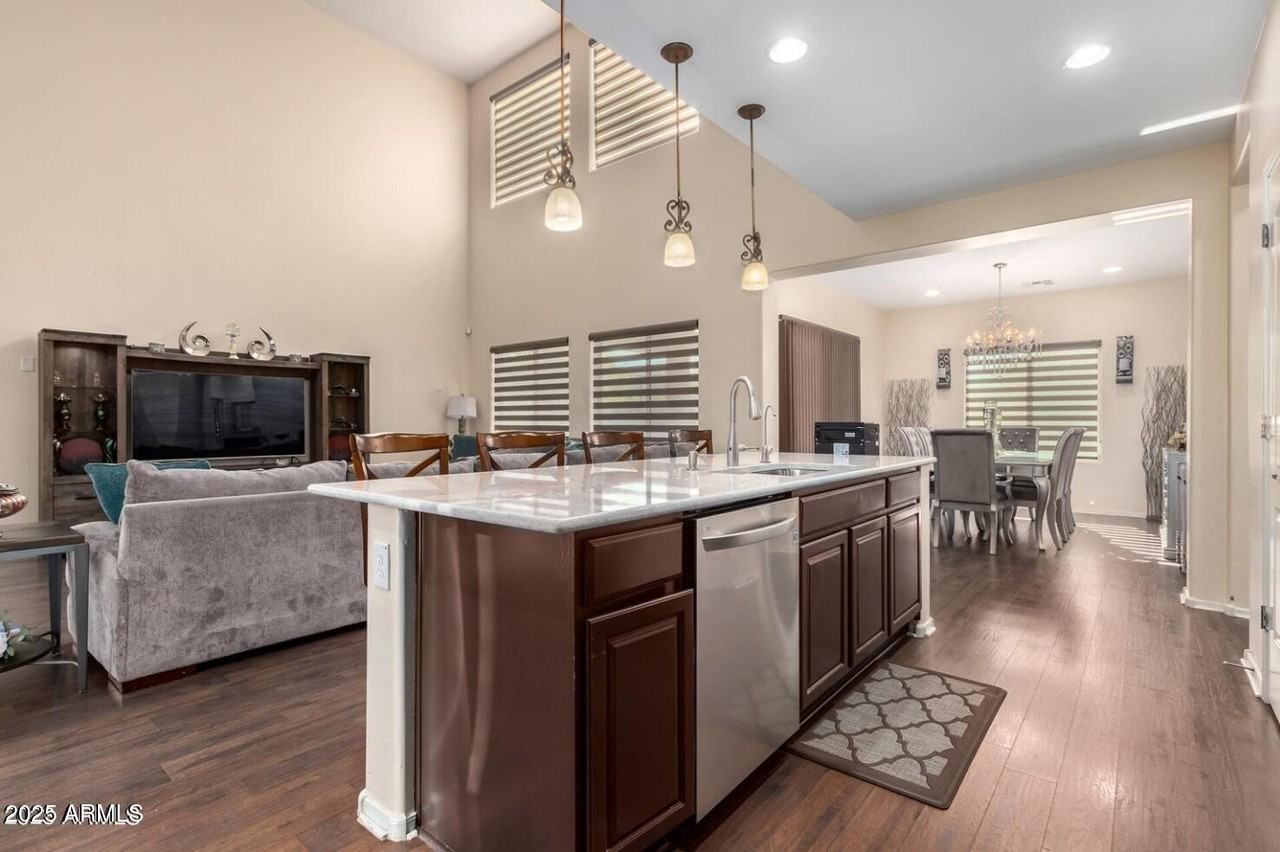 10763 West Cottontail Lane - Photo 7 of 30