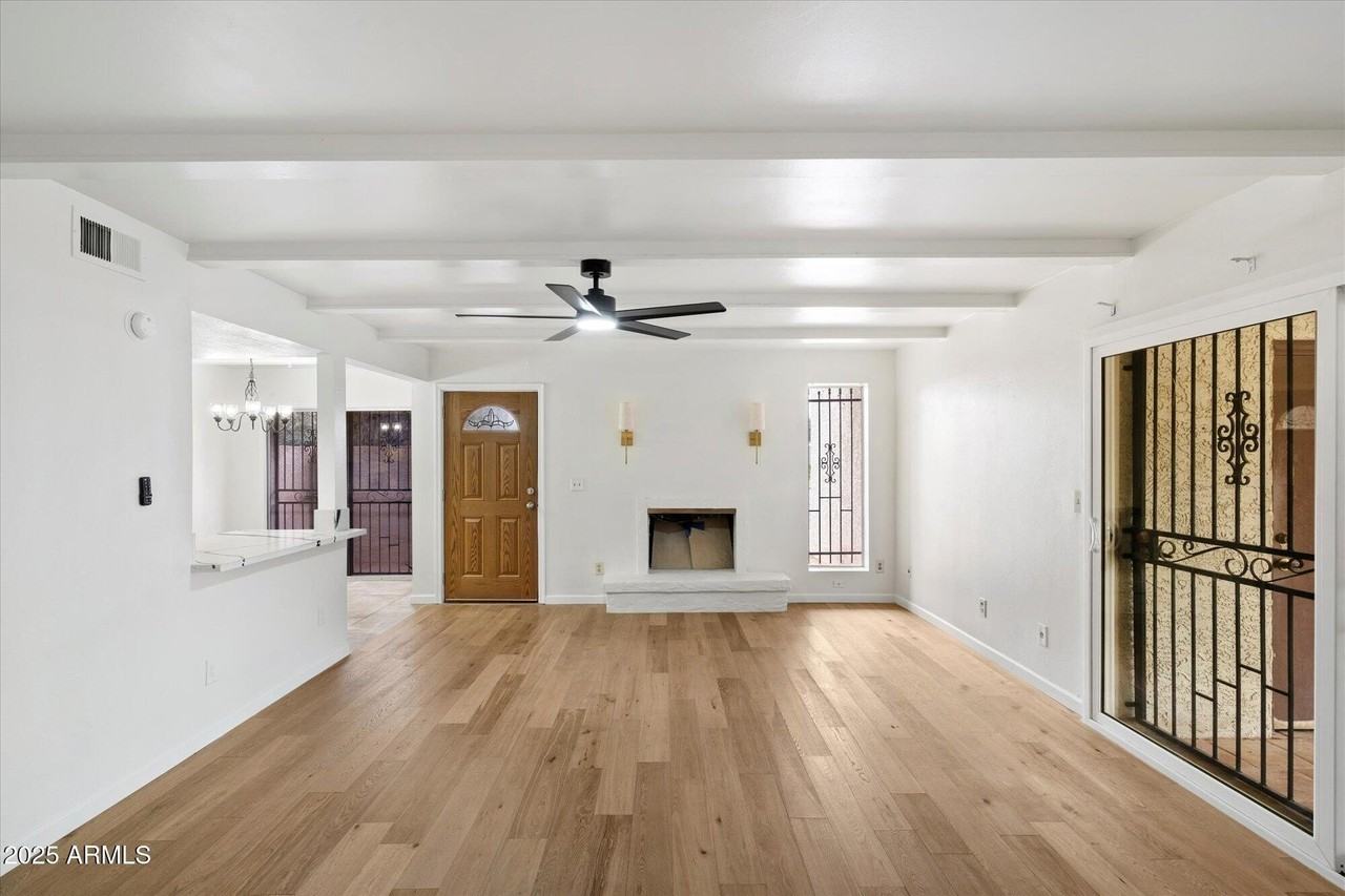 5520 N 77th Pl - Photo 3 of 26