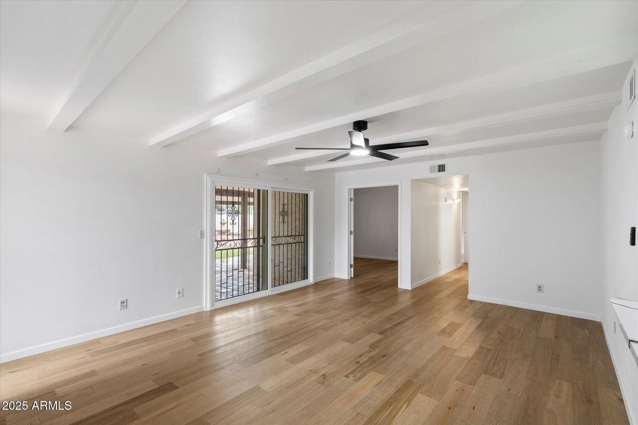 5520 N 77th Pl - Photo 5 of 26