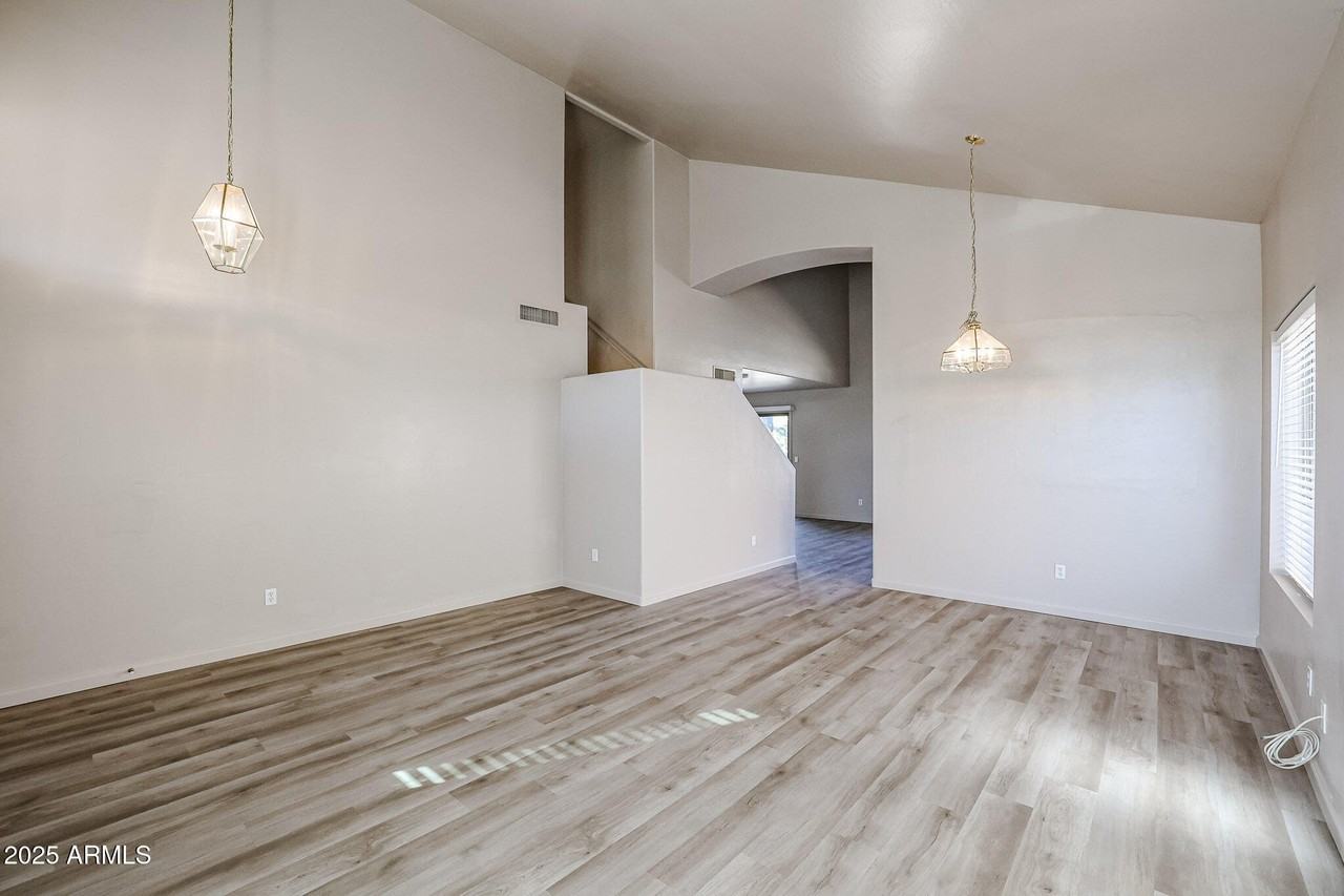 15994 West Jackson Street - Photo 6 of 29