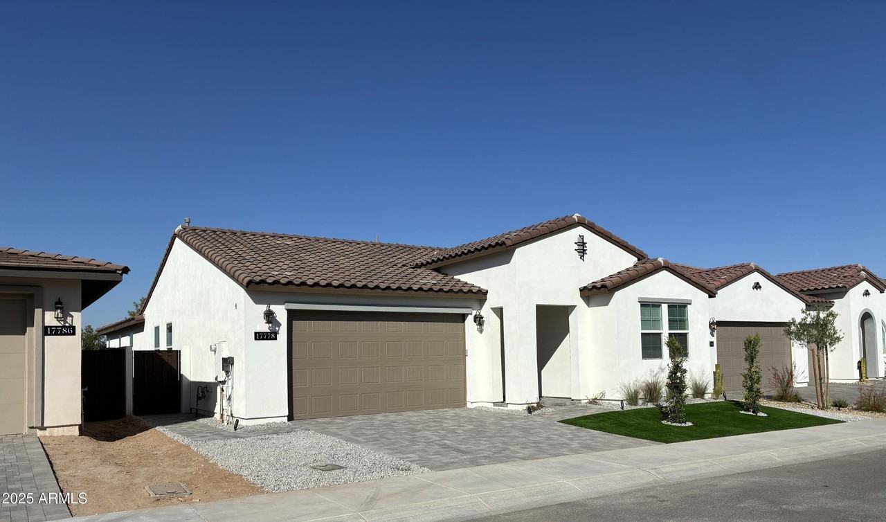 17778 W Crawfordsville Dr - Photo 2 of 50