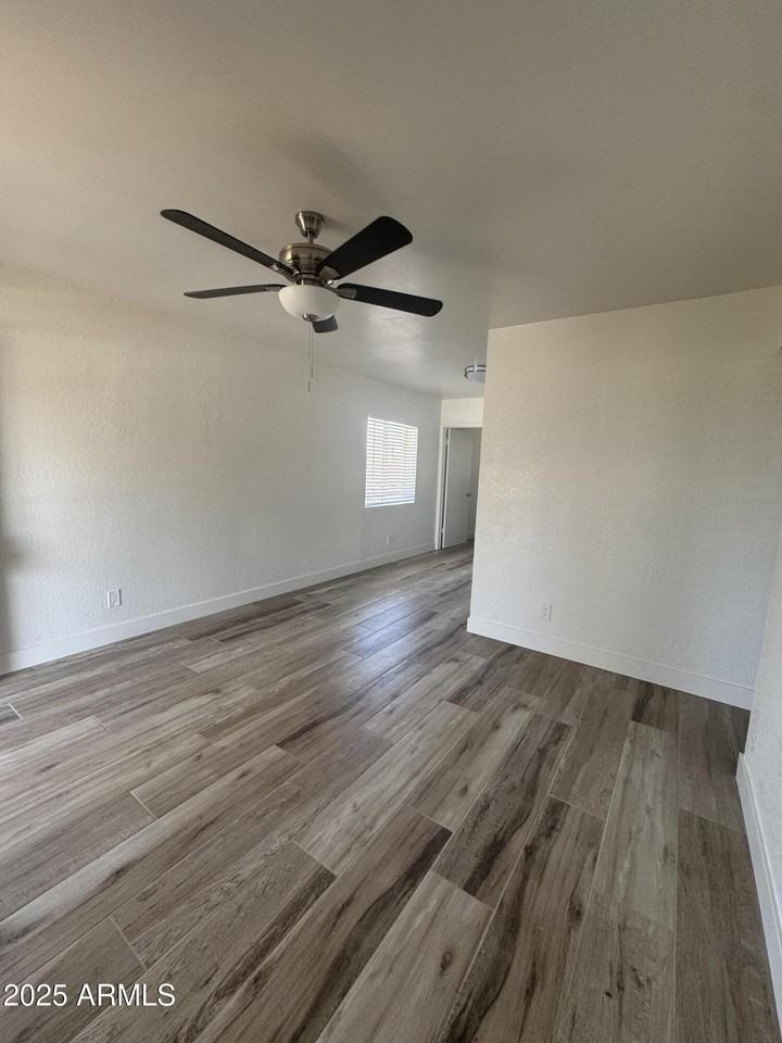 738 W Pepper Pl Apt 3 #3 - Photo 6 of 19