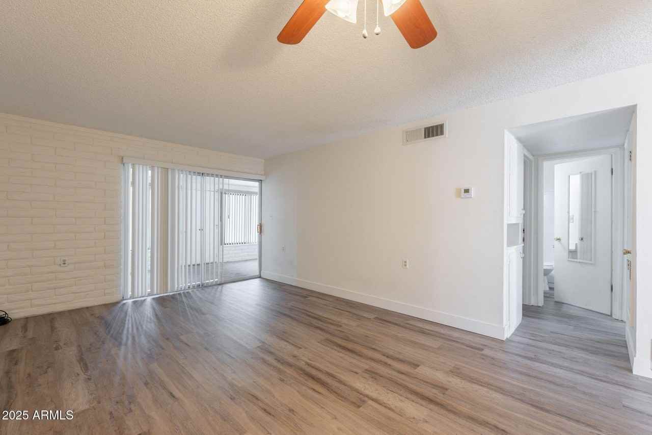 13001 North 113th Avenue #5 - Photo 6 of 36