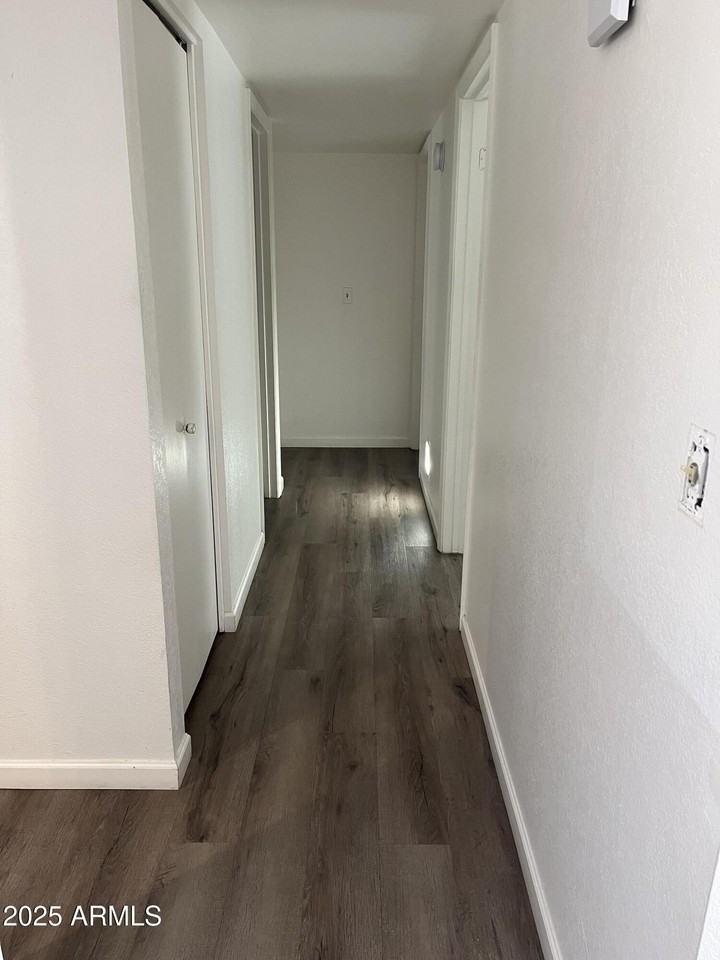 3320 S Parkside Dr - Photo 4 of 16