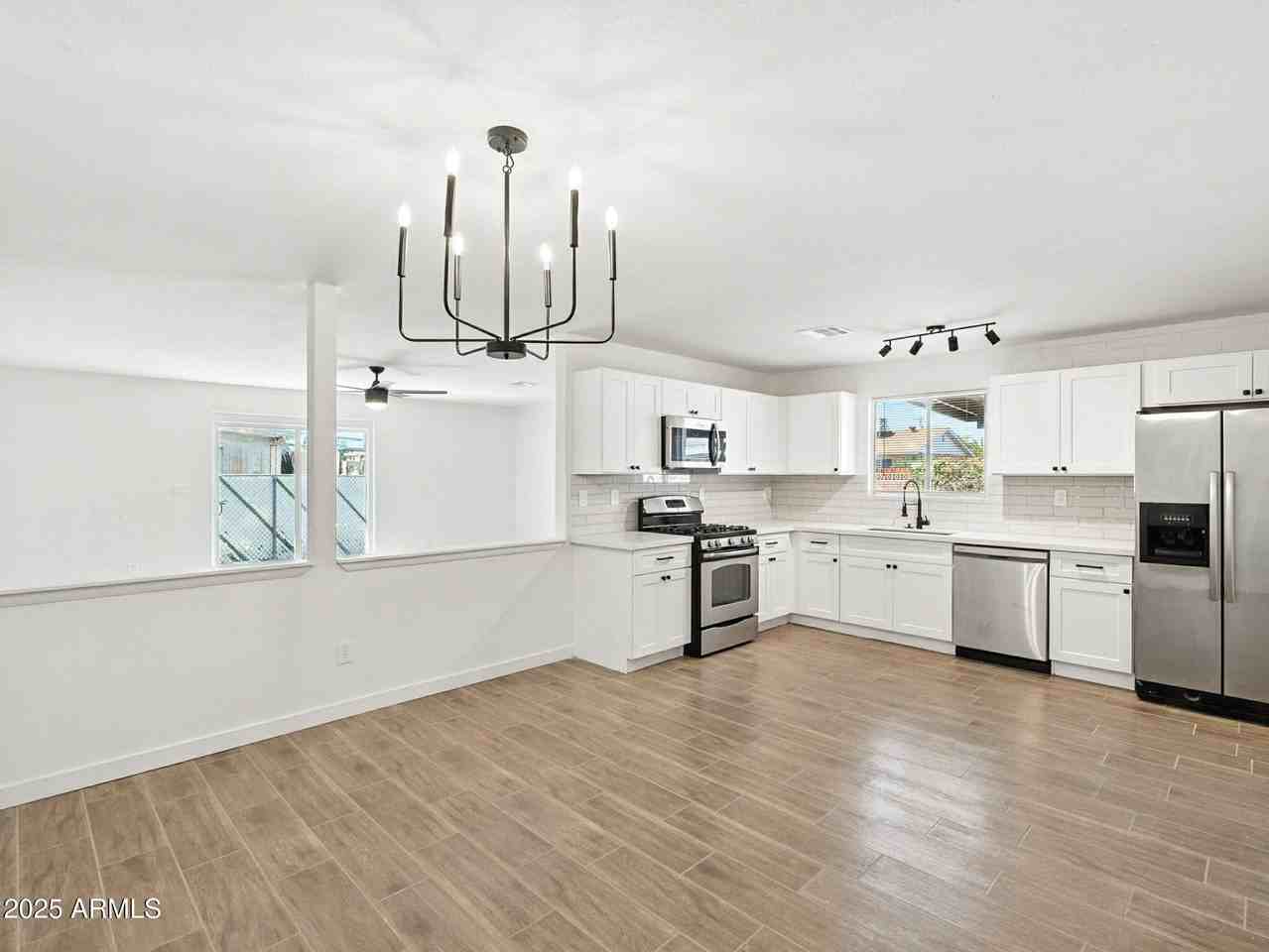 2732 W Tuckey Ln - Photo 7 of 38