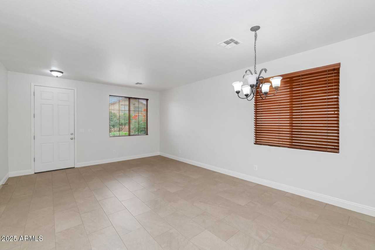 39148 N Acadia Way - Photo 6 of 34