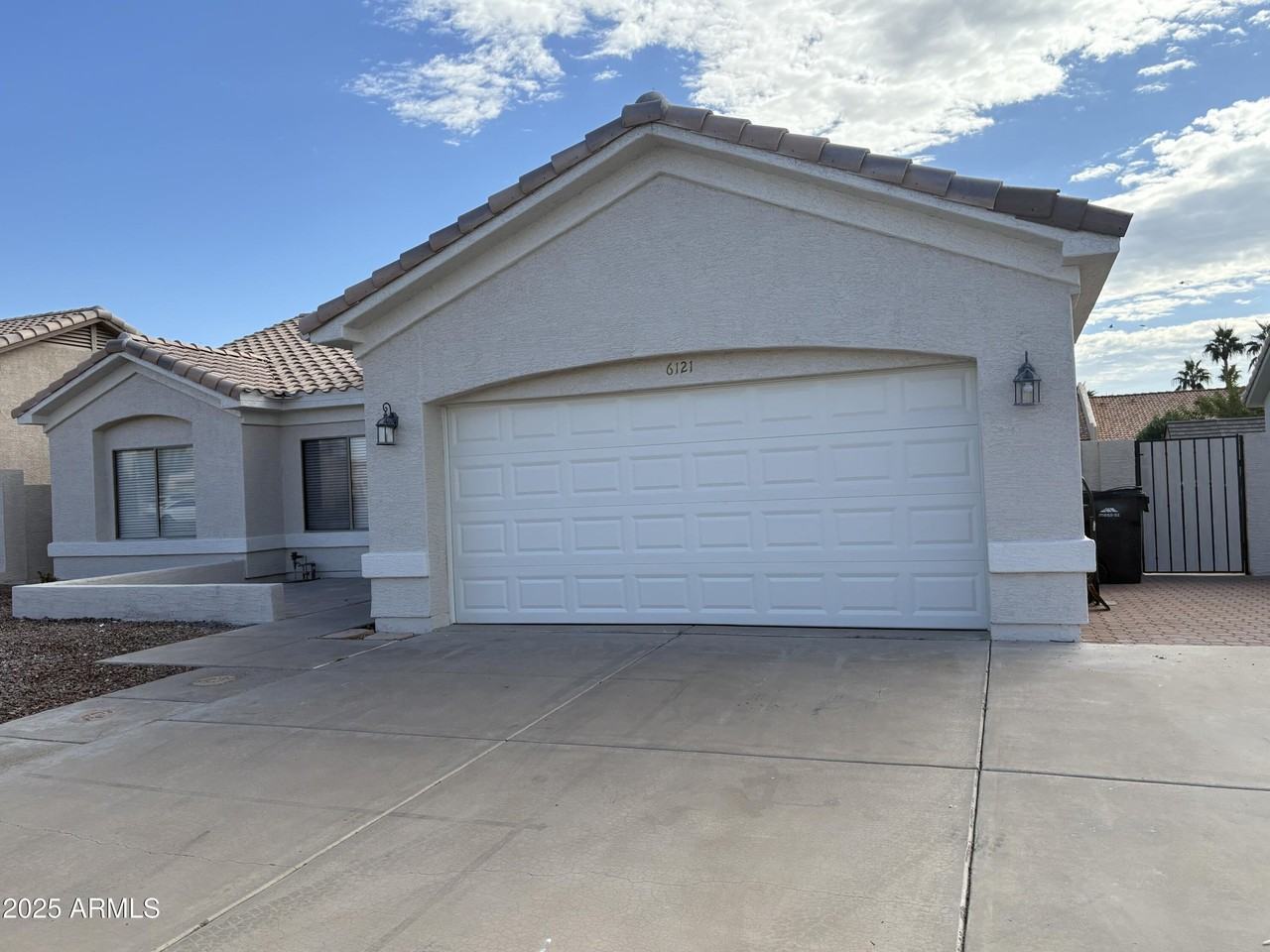 6121 E Hermosa Vista Dr - Photo 3 of 35