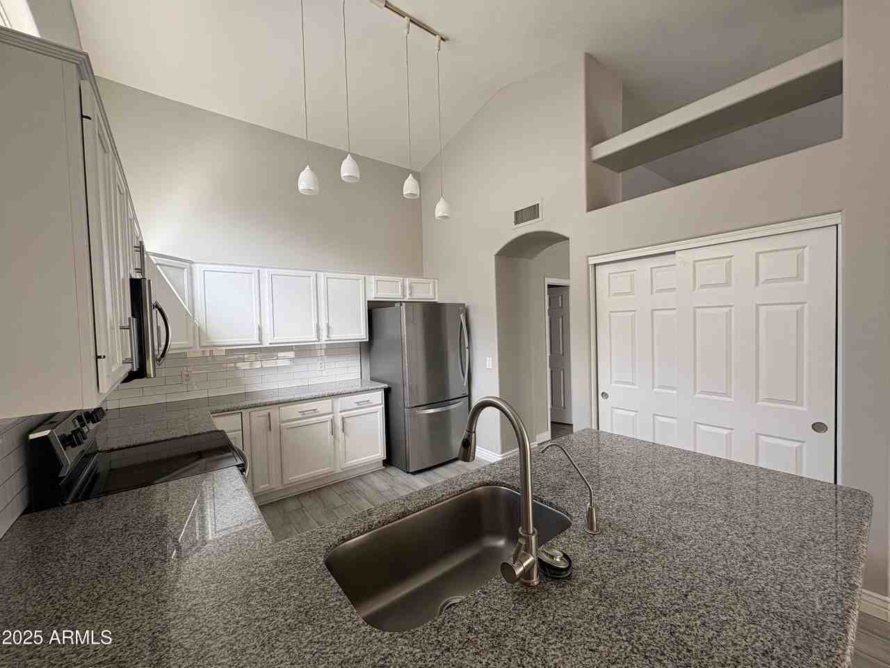 6121 E Hermosa Vista Dr - Photo 5 of 35