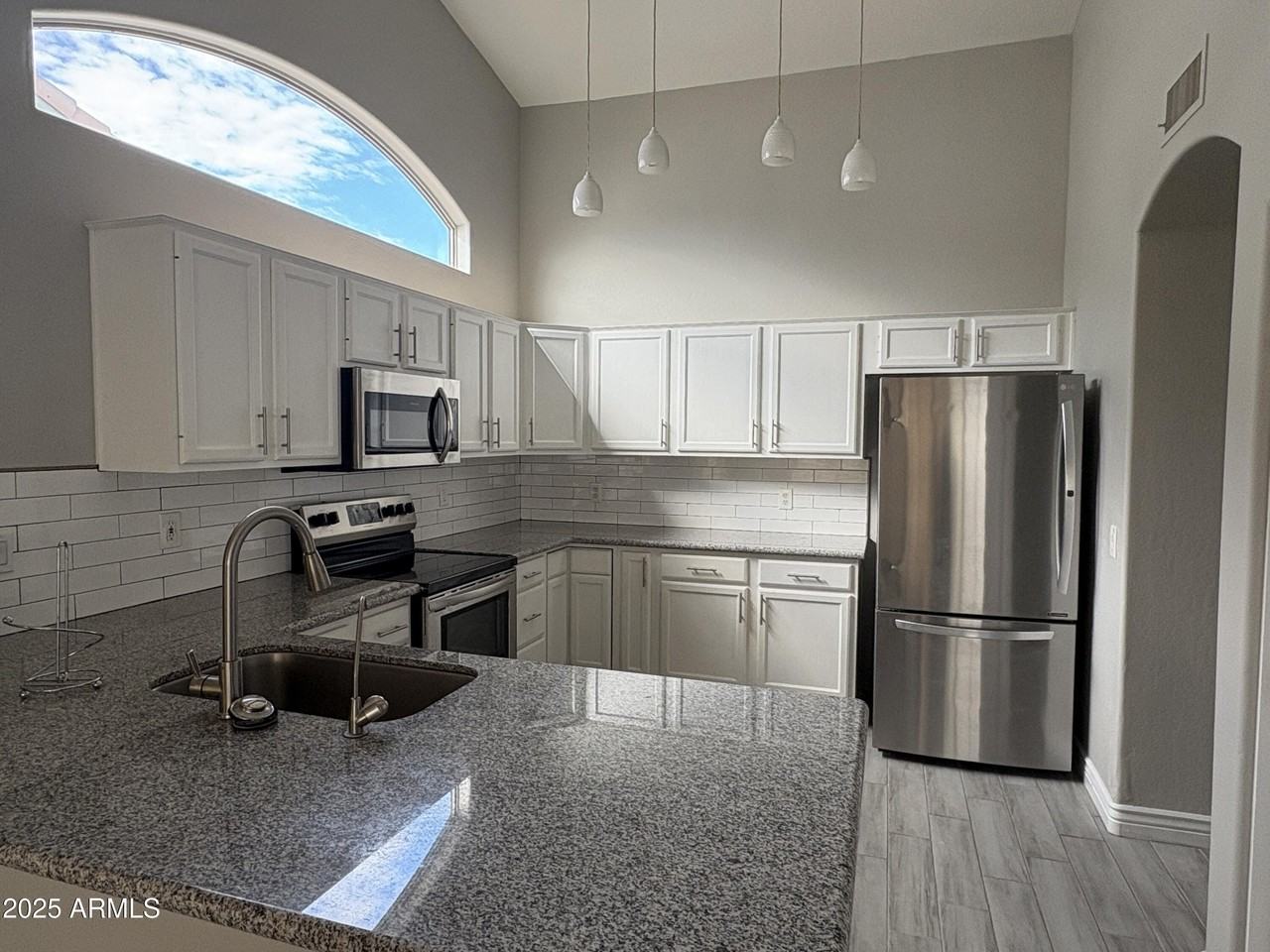 6121 E Hermosa Vista Dr - Photo 6 of 35