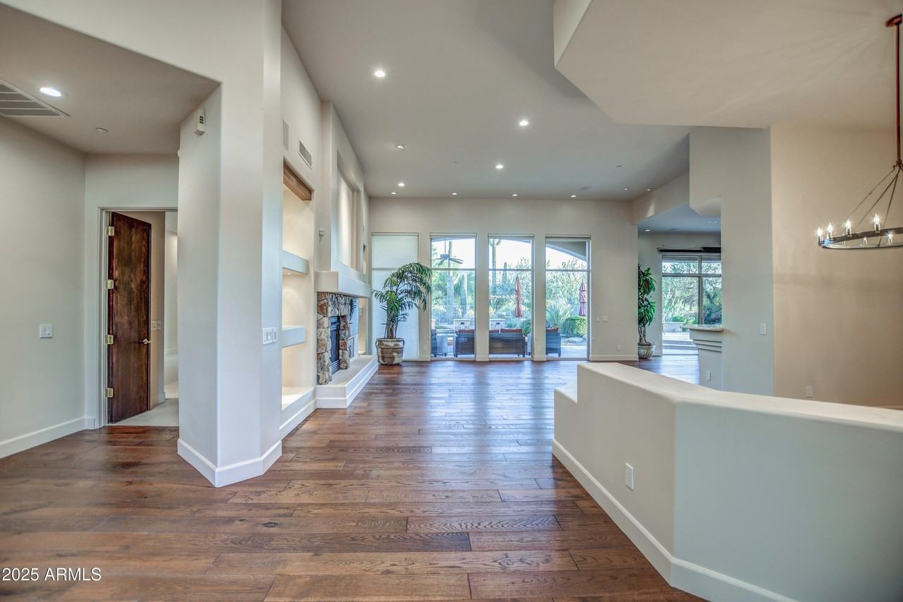 9671 E Monument Dr - Photo 7 of 50