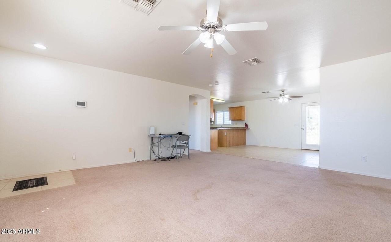 37718 W Wedgewood Ave - Photo 7 of 20