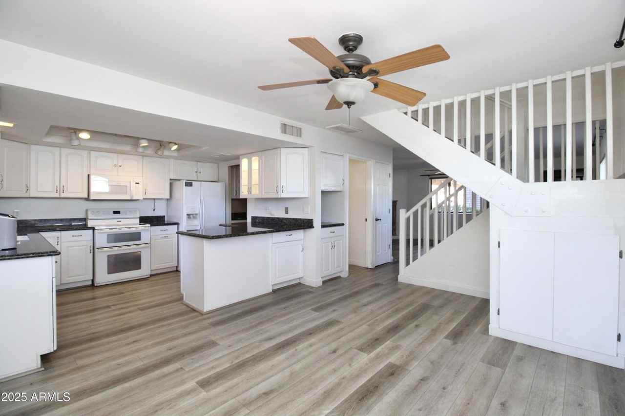 5330 N Central Ave Unit 19 #19 - Photo 6 of 33