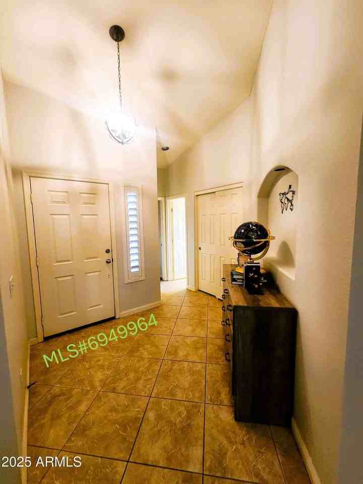 14750 W Avalon Dr - Photo 6 of 36