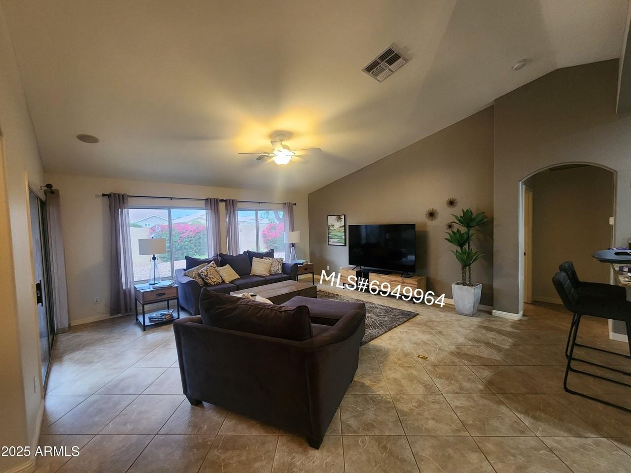 14750 W Avalon Dr - Photo 7 of 36