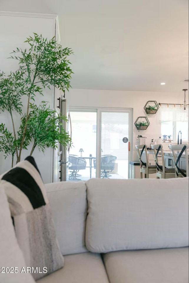 7715 E Avalon Dr - Photo 5 of 26