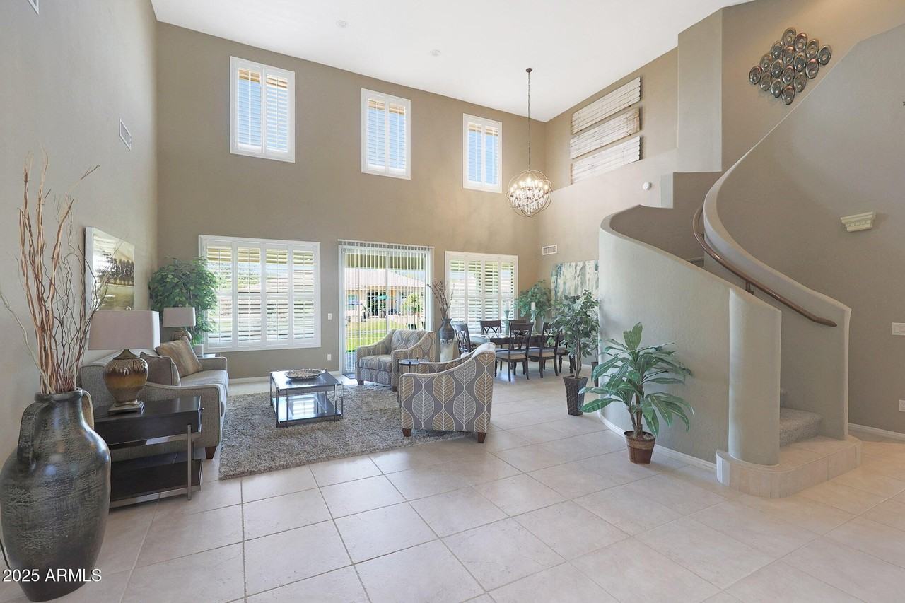 1740 W Bartlett Way - Photo 3 of 36