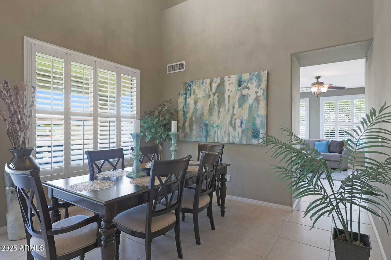 1740 W Bartlett Way - Photo 6 of 36