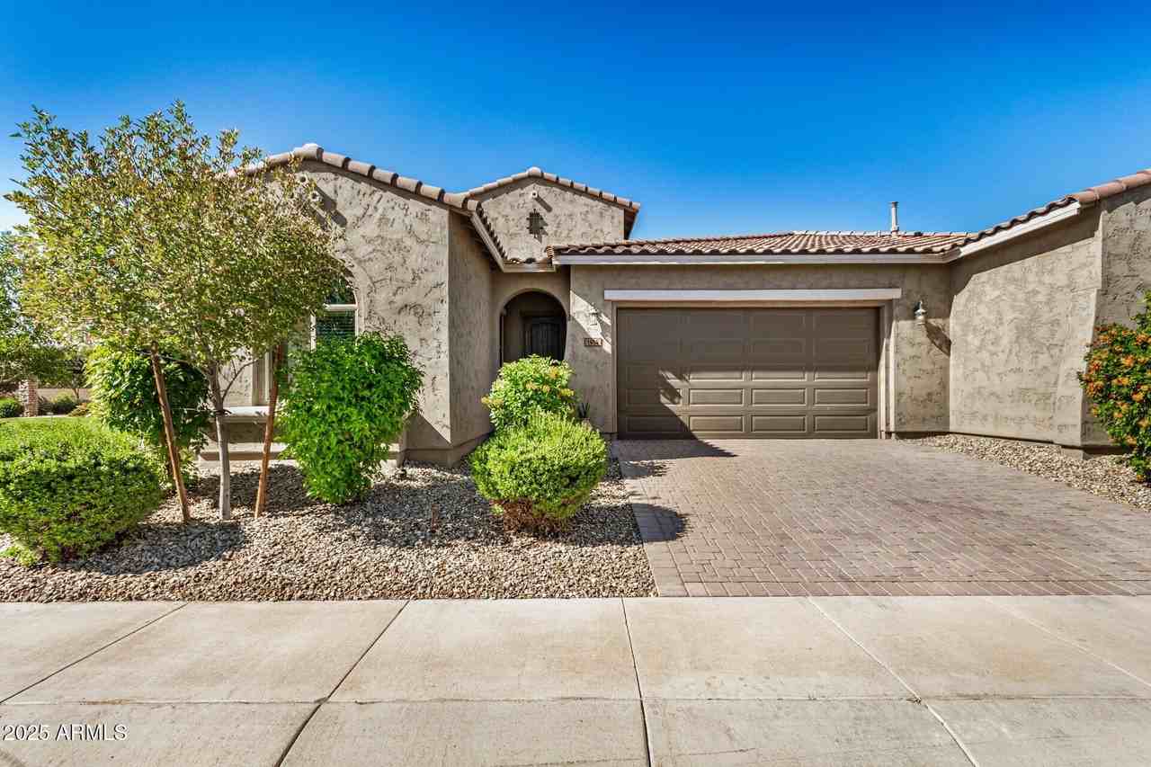 1914 N 140th Ave - Photo 2 of 42