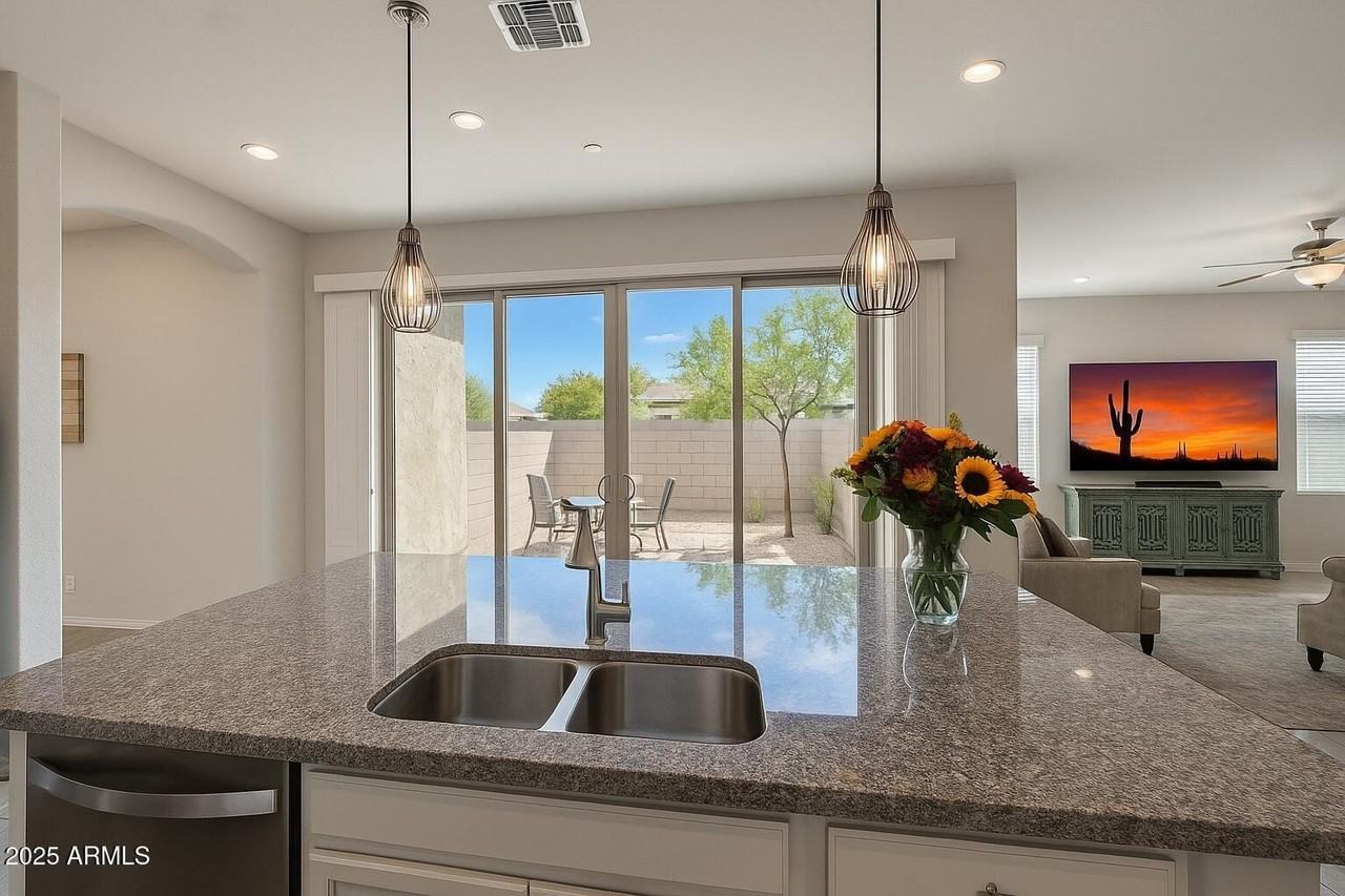 1914 N 140th Ave - Photo 5 of 42