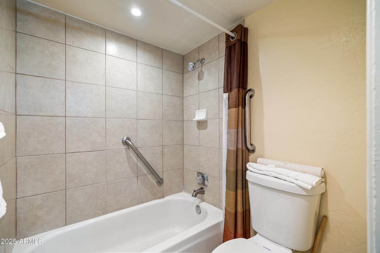 5829 E BUCK SPRINGS Road unit: 200 #200 - Photo 7 of 18