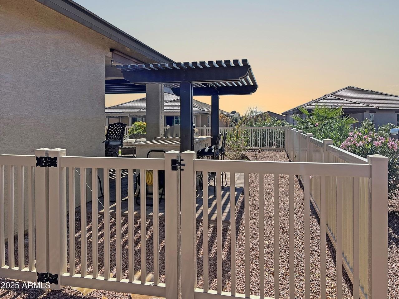 41767 W Sagebrush Ct - Photo 5 of 22