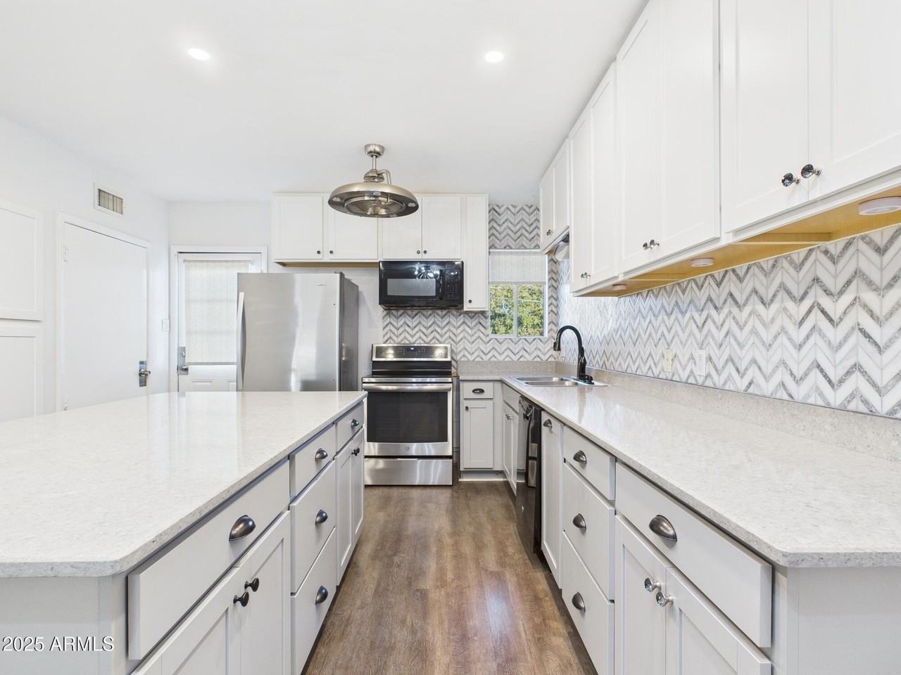 6501 N 17th Ave Apt 208 #208 - Photo 2 of 16