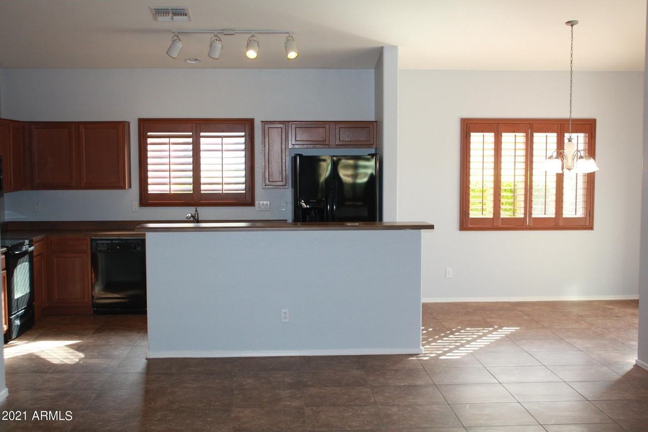 16979 W Sonora St - Photo 4 of 23