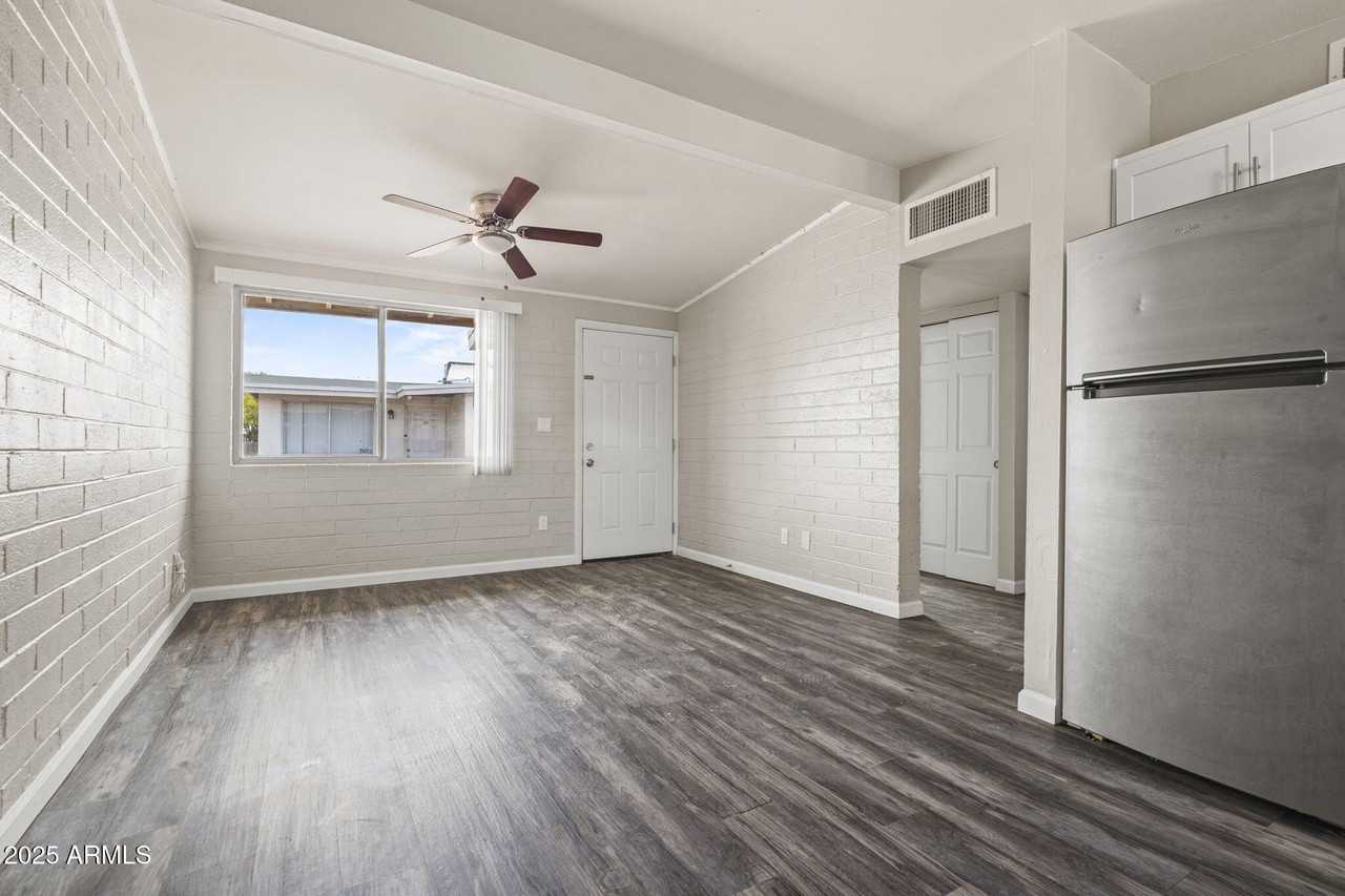 221 5th Avenue East #225 - Photo 4 of 14