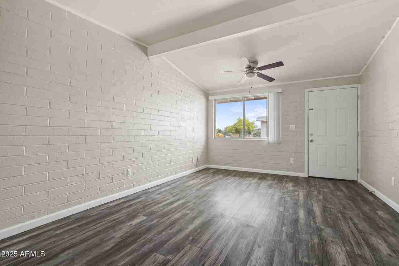 221 5th Avenue East #225 - Photo 6 of 14