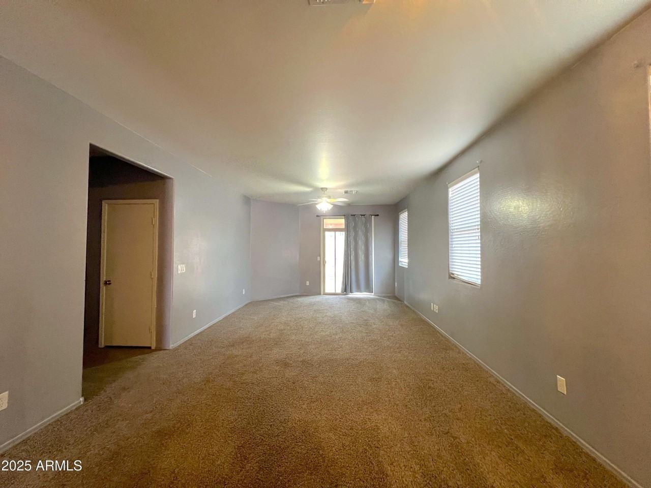 7332 West Glass Lane - Photo 4 of 9