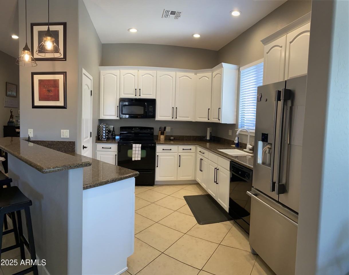 4241 N Pebble Creek Pkwy Unit 5 #5 - Photo 3 of 21