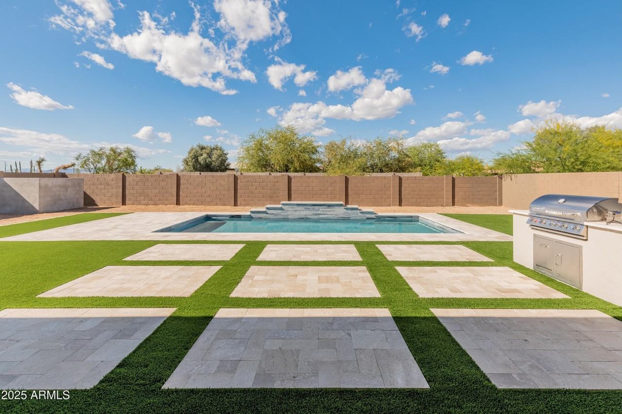 4236 E Whisper Rock Trl - Photo 3 of 50